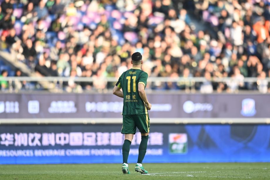 [图]席尔瓦梅开二度 青岛海牛客场战平平直保级